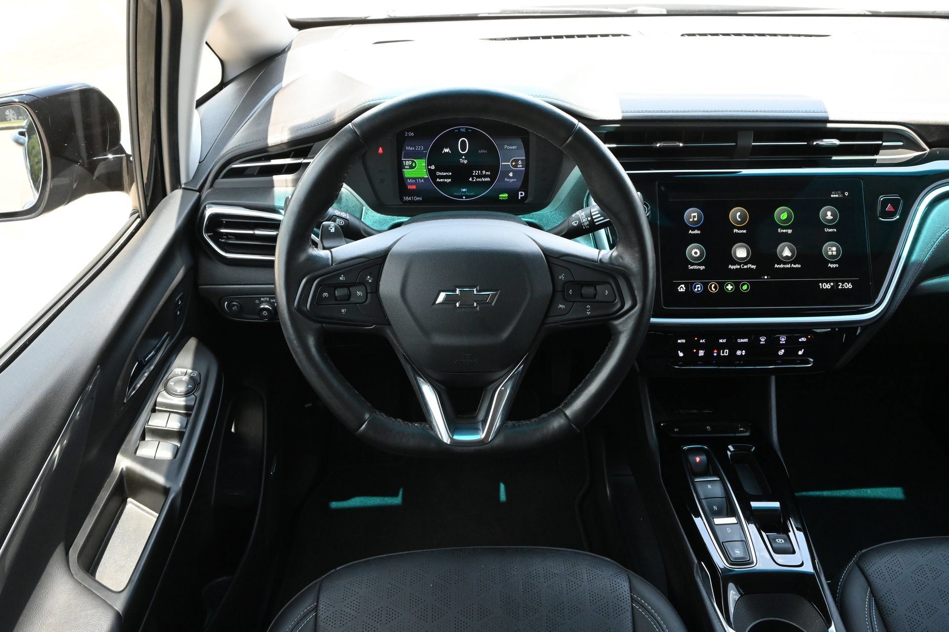 Used 2023 Chevrolet Bolt LT w/ Infotainment Package FWD image 10