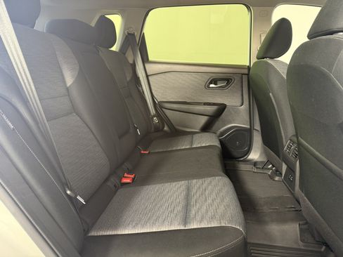Used 2023 Nissan Rogue SV AWD/4WD image 13