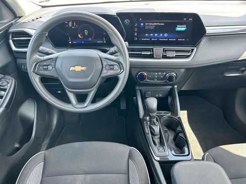 Used 2024 Chevrolet TrailBlazer LS FWD image 14