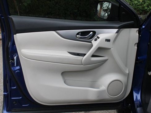 Used 2020 Nissan Rogue Sport SL w/ Premium Package image 14