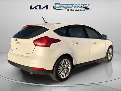 Used 2017 Ford Focus Titanium w/ Titanium Technology Package image 4