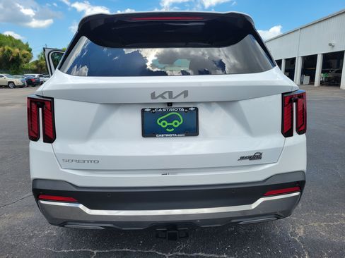 Used 2024 Kia Sorento SX FWD image 6