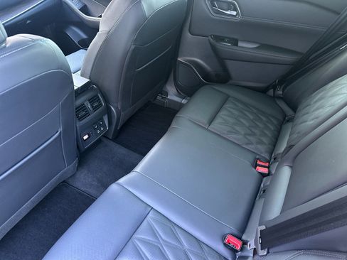Used 2024 Nissan Rogue Platinum w/ Platinum Premium Package AWD/4WD image 12