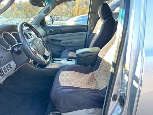 Used 2012 Toyota Tacoma 4x4 Access Cab V6 image 6