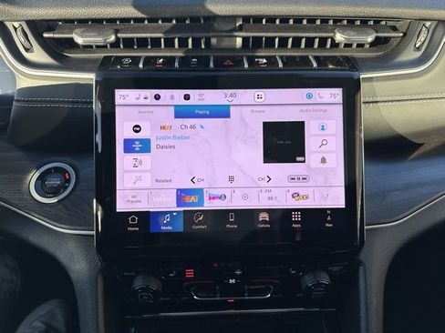 New 2025 Jeep Grand Cherokee L Limited image 38