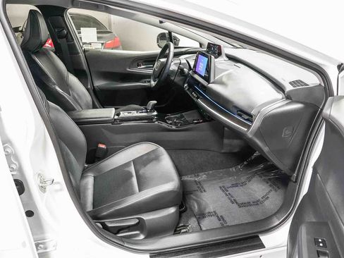Certified 2026 Toyota Prius FWD image 17