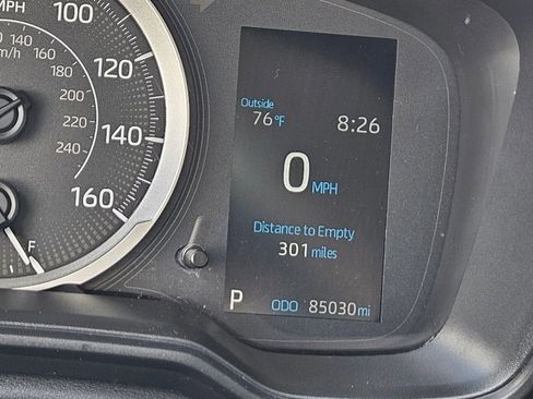 Used 2021 Toyota Corolla LE image 13