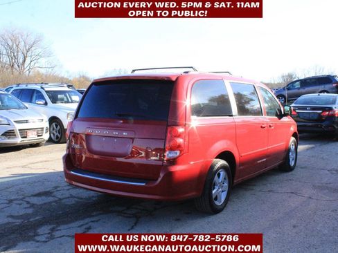 Used 2013 Dodge Grand Caravan SXT FWD image 4