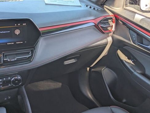 Used 2025 Chevrolet TrailBlazer RS w/ Convenience Package image 18