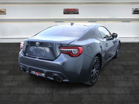 Used 2017 Toyota 86 image 8