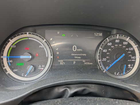 Used 2021 Toyota Highlander XLE AWD/4WD image 29