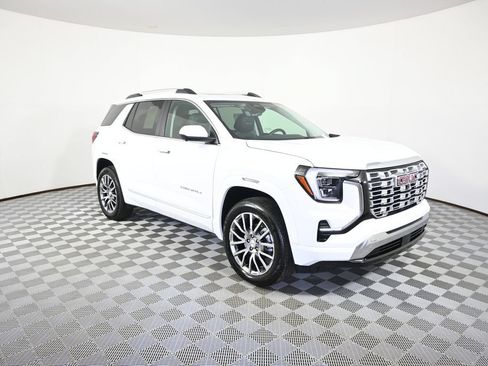 Used 2026 GMC Terrain Denali w/ LPO, Floor Liner Package AWD/4WD image 9