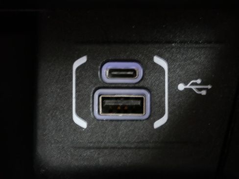 Used 2025 Jeep Compass Limited image 20