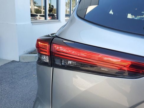 Used 2021 Toyota Highlander XLE image 29