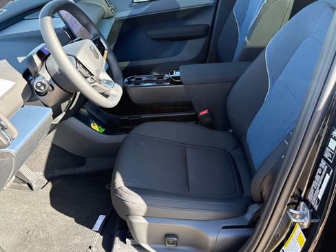 New 2026 Volvo EX30 Plus w/ Protection Package Premier image 16