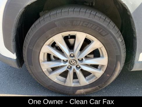 Used 2026 Toyota Corolla Cross LE image 10