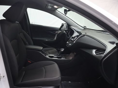 Used 2024 Chevrolet Malibu LS FWD image 9