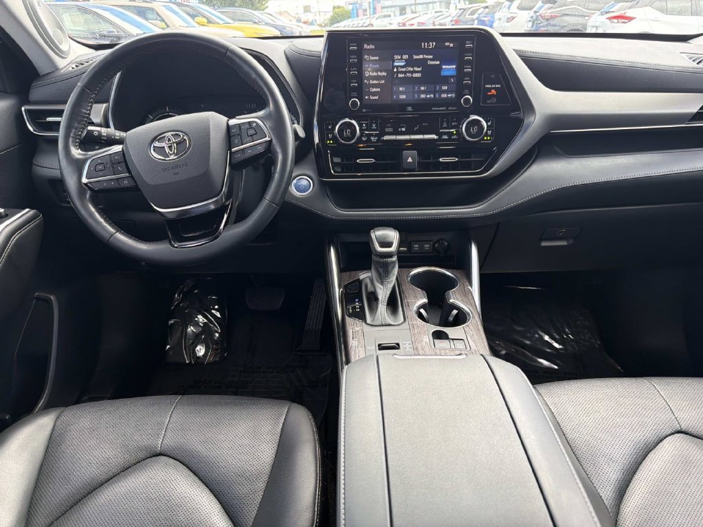 Used 2021 Toyota Highlander Limited AWD/4WD image 17