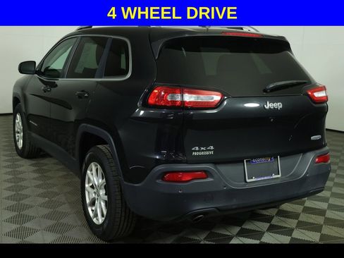 Used 2016 Jeep Cherokee Latitude w/ Safety/Convenience Group AWD/4WD image 4