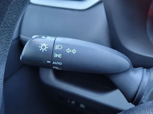 Used 2022 Toyota RAV4 XLE image 29