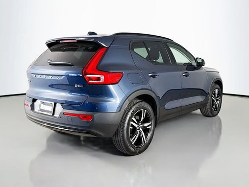 New 2026 Volvo XC40 B5 Core AWD/4WD image 7