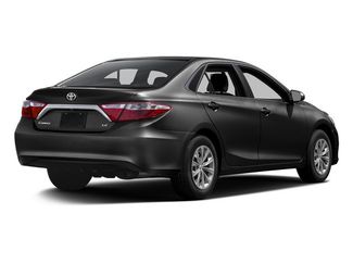 Used 2016 Toyota Camry SE video 2