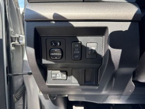 Used 2016 Toyota Tundra SR5 w/ SR5 Upgrade Package image 24