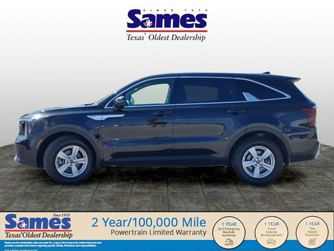 Used 2025 Kia Sorento LX FWD image 6