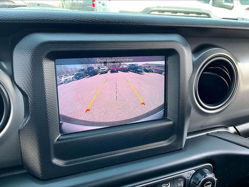 Used 2021 Jeep Wrangler Unlimited Sport image 18