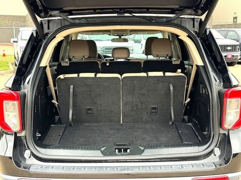 Used 2023 Ford Explorer XLT w/ Equipment Group 202A image 7