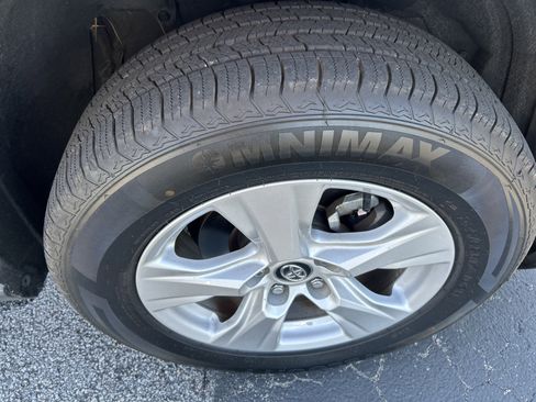 Used 2020 Toyota RAV4 XLE image 60