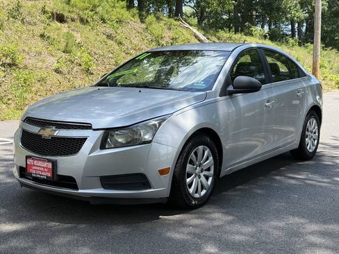 Used 2011 Chevrolet Cruze LS FWD image 1