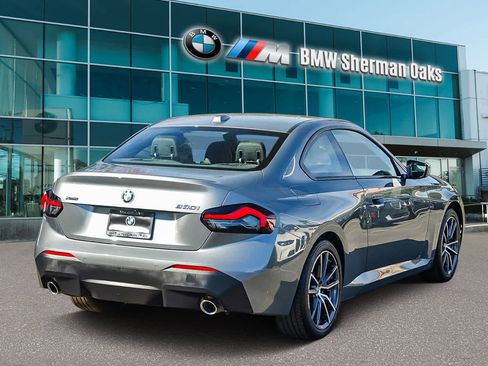 Used 2025 BMW 230i xDrive Coupe w/ Premium Package image 4