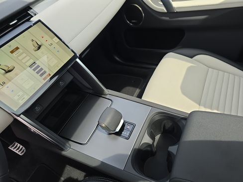New 2026 Land Rover Discovery Sport Landmark AWD/4WD image 25