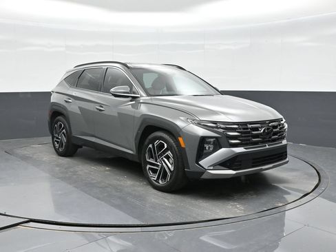 Used 2025 Hyundai Tucson Limited FWD image 18