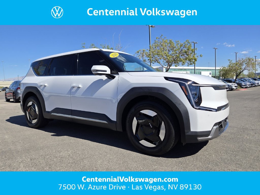 Used 2026 Kia EV9 Light RWD image 1