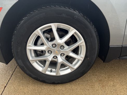 Used 2024 Chevrolet Equinox LT FWD image 5