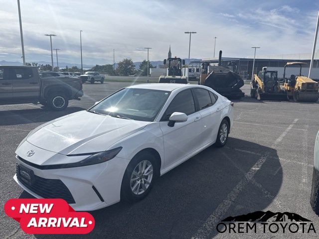 Used 2025 Toyota Camry LE FWD image 2