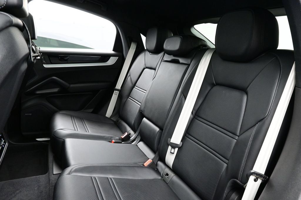 Certified 2024 Porsche Cayenne Coupe AWD/4WD image 14