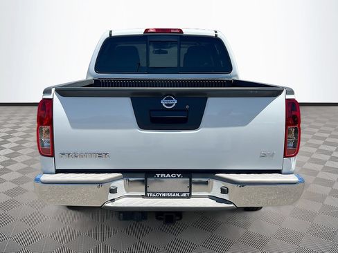 Used 2016 Nissan Frontier SV RWD image 6