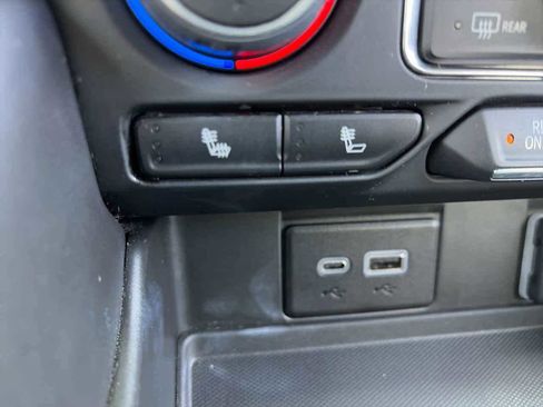 Used 2023 Chevrolet Suburban LT w/ Luxury Package RWD image 26