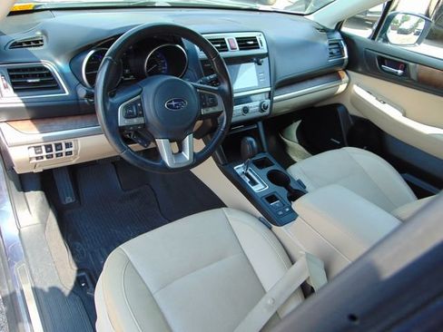Used 2016 Subaru Outback 2.5i Limited AWD/4WD image 11