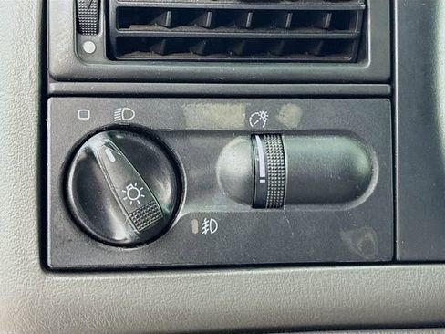 Used 2001 Volkswagen Eurovan MV image 10