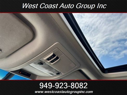 Used 2014 Chevrolet Suburban LT image 20