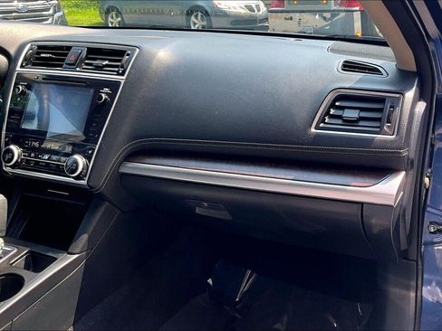 Used 2019 Subaru Outback 2.5i Limited AWD/4WD image 11