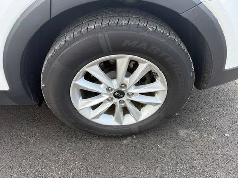 Used 2019 Kia Sorento AWD w/ LX Convenience Package image 16