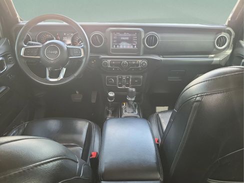 Used 2018 Jeep Wrangler Unlimited Sahara AWD/4WD image 28