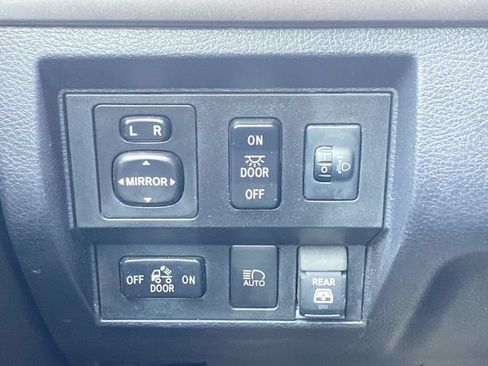 Used 2020 Toyota Tundra SR5 w/ SR5 Upgrade Package RWD image 15