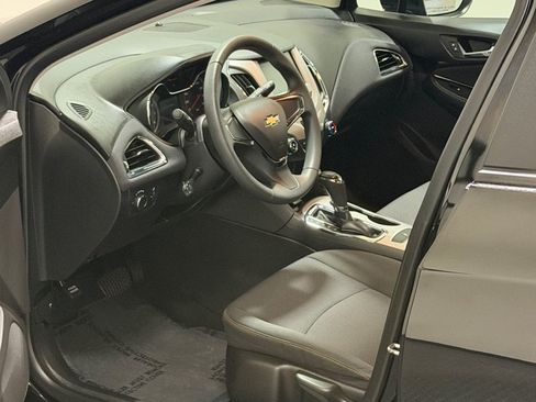 Used 2017 Chevrolet Cruze LS FWD image 8