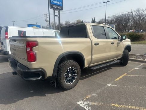 Used 2022 Chevrolet Silverado 1500 ZR2 w/ Technology Package image 11